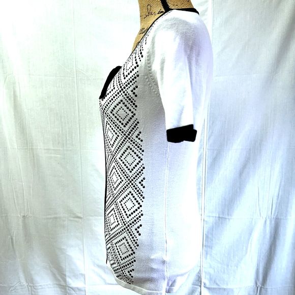 Leo Guy Womens Top SZ S Knit White Black Embellishments Short Sleeve Sweater - Picture 7 of 14
